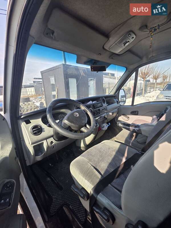 Мінівен Renault Master 2006 в Кіцмані