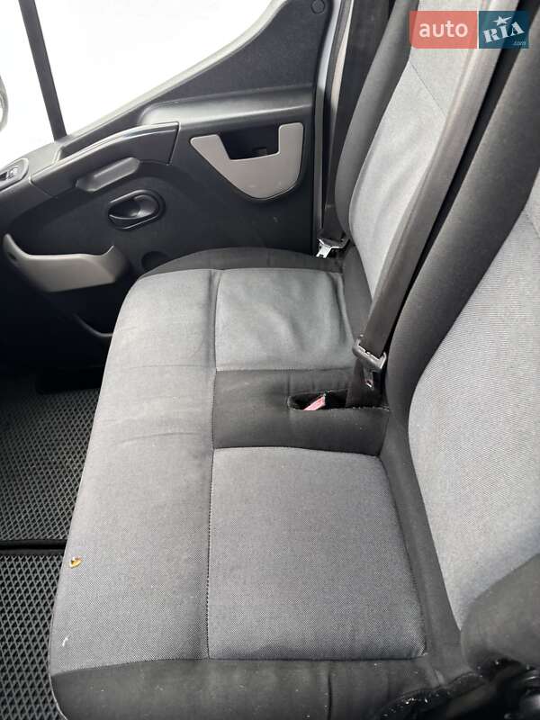 Вантажний фургон Renault Master 2013 в Івано-Франківську