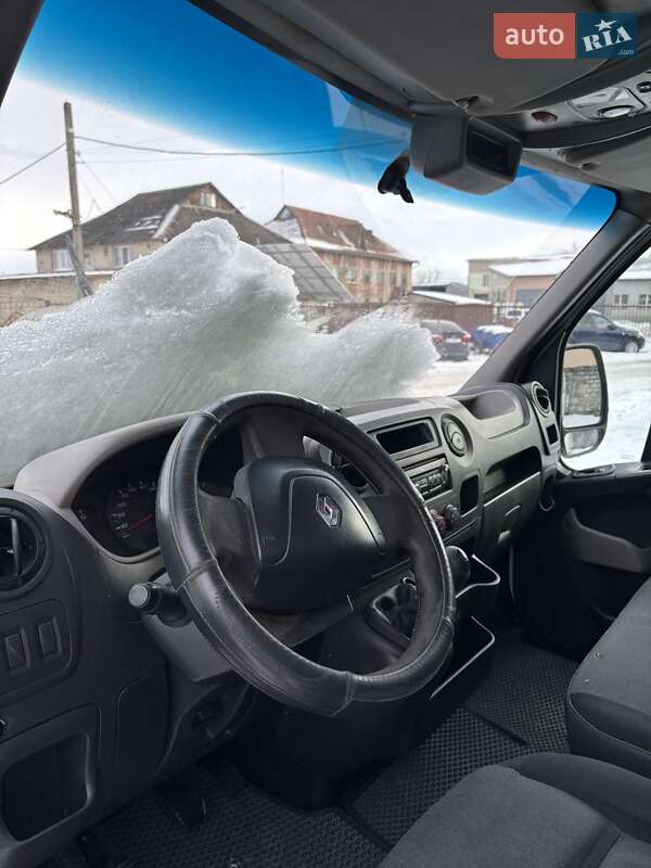 Вантажний фургон Renault Master 2013 в Івано-Франківську