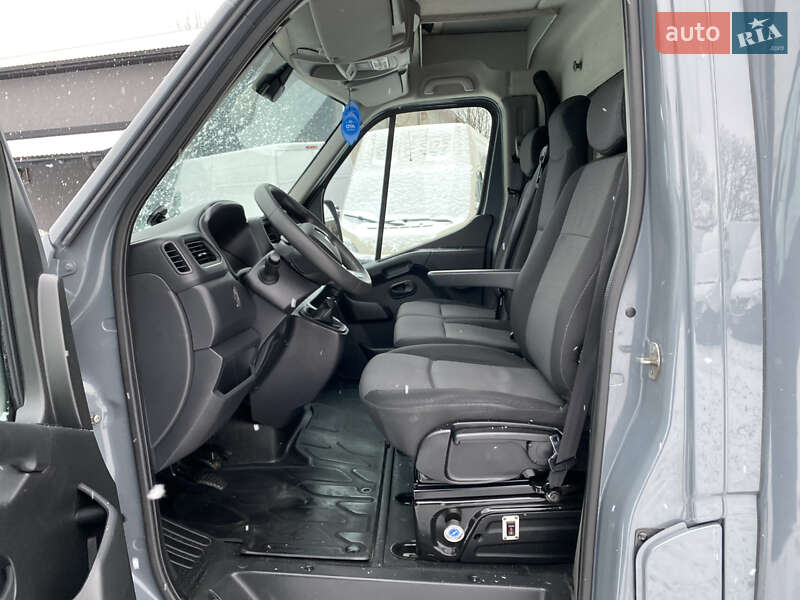 Тентованый Renault Master 2022 в Хусте