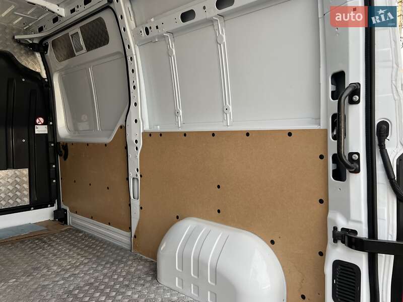 Грузовой фургон Renault Master 2020 в Луцке