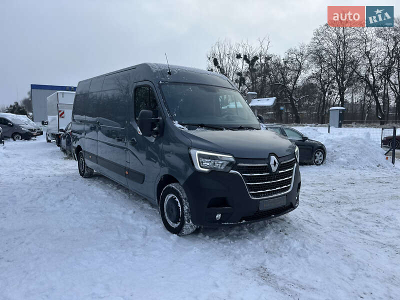 Вантажний фургон Renault Master 2022 в Рівному