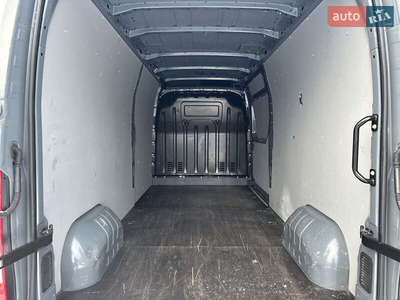 Вантажний фургон Renault Master 2022 в Рівному