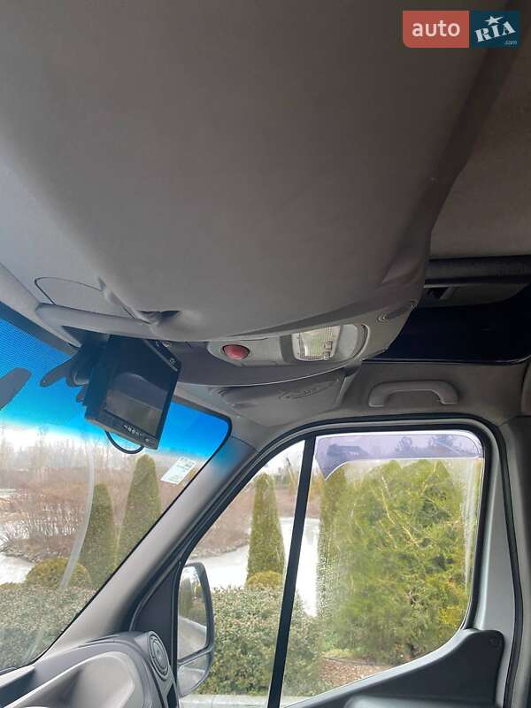 Вантажний фургон Renault Master 2016 в Дніпрі