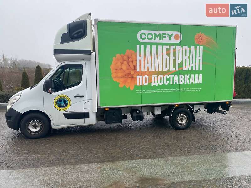 Вантажний фургон Renault Master 2016 в Дніпрі