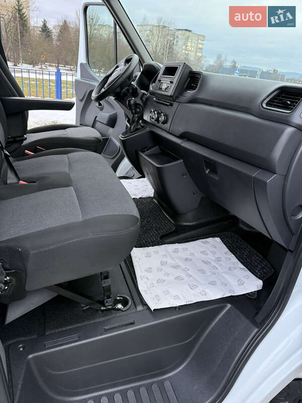 Вантажний фургон Renault Master 2022 в Дрогобичі