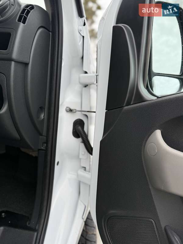 Мікроавтобус вантажний (до 3,5т) Renault Master 2018 в Рівному