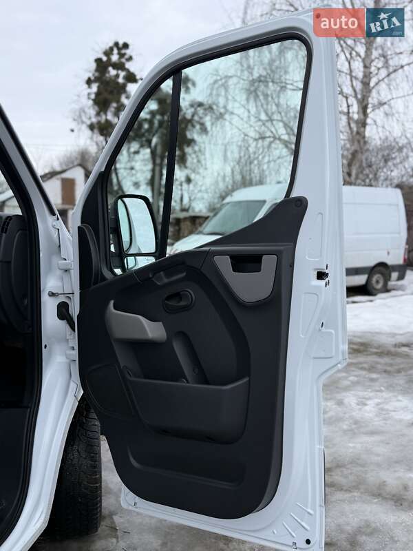 Мікроавтобус вантажний (до 3,5т) Renault Master 2018 в Рівному