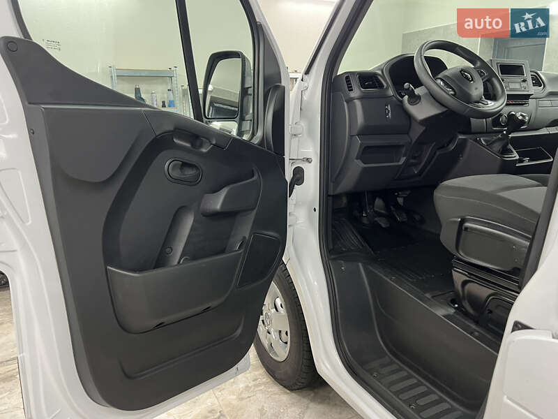 Вантажний фургон Renault Master 2021 в Полтаві