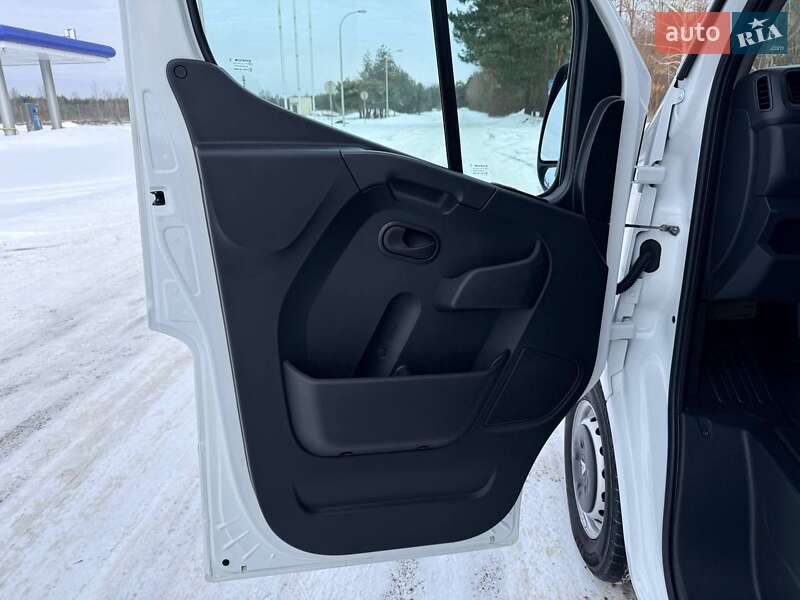 Грузовой фургон Renault Master 2022 в Киеве