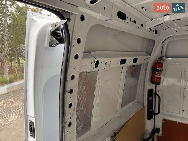 Мікроавтобус вантажний (до 3,5т) Renault Master 2021 в Дніпрі