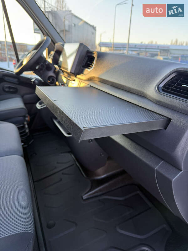 Грузовой фургон Renault Master 2022 в Киеве