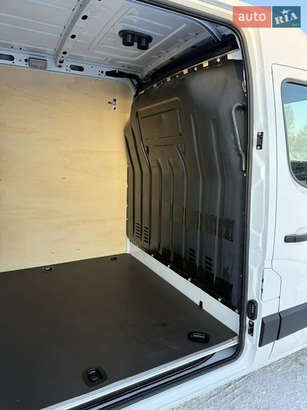 Грузовой фургон Renault Master 2022 в Киеве