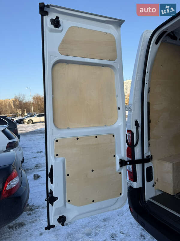 Грузовой фургон Renault Master 2022 в Киеве