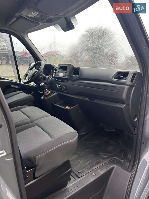 Грузовой фургон Renault Master 2021 в Ужгороде