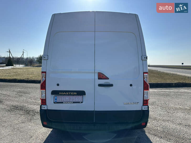 Вантажний фургон Renault Master 2016 в Радехові