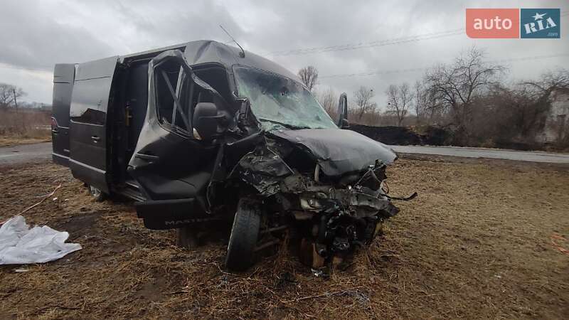 Грузопассажирский фургон Renault Master 2015 в Черновцах