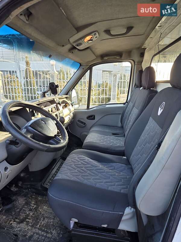 Вантажний фургон Renault Master 2004 в Івано-Франківську