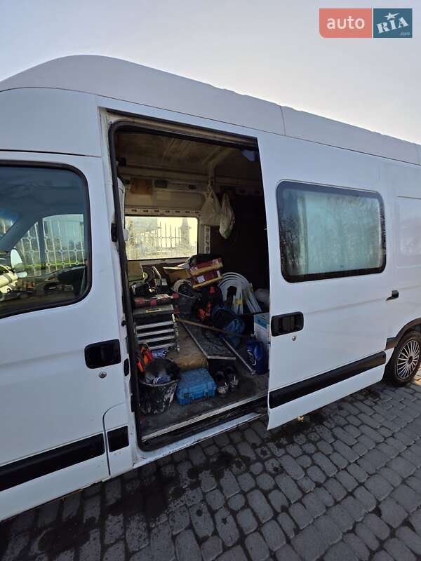 Вантажний фургон Renault Master 2004 в Івано-Франківську
