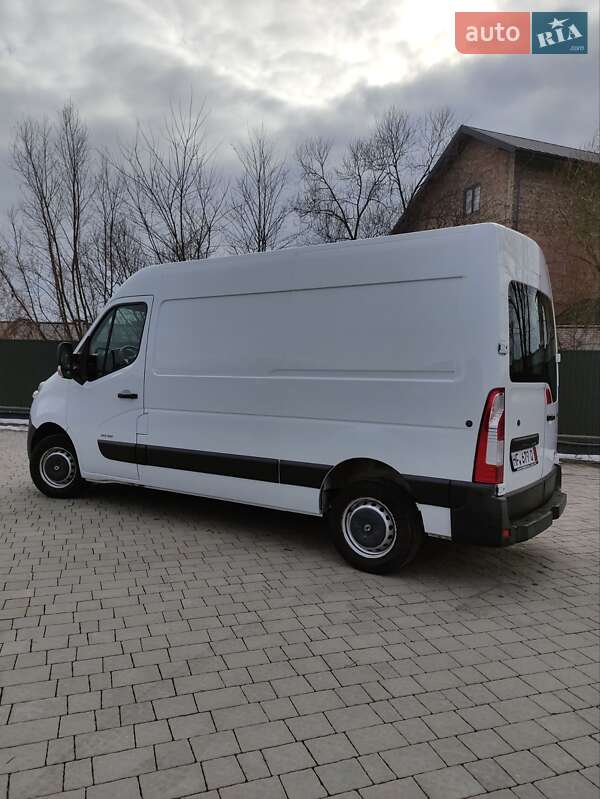 Грузовой фургон Renault Master 2015 в Львове