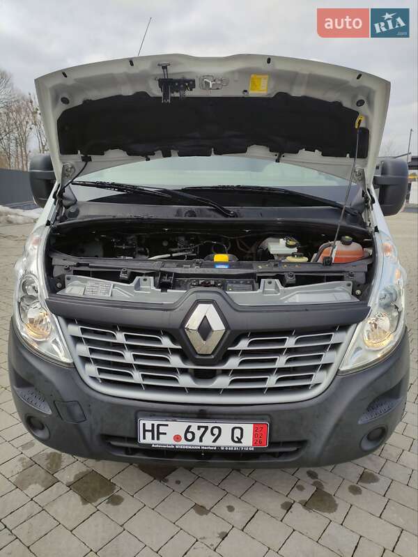Грузовой фургон Renault Master 2015 в Львове