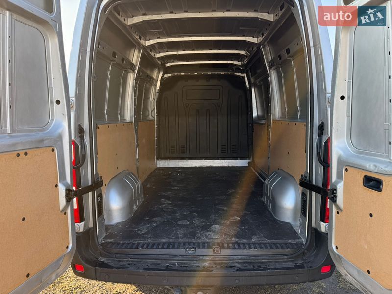 Вантажний фургон Renault Master 2016 в Дубні