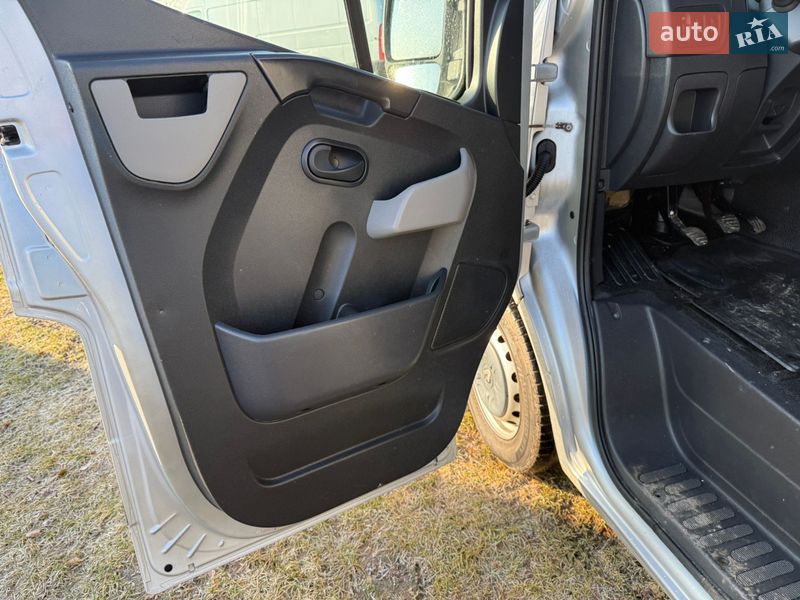 Вантажний фургон Renault Master 2016 в Дубні