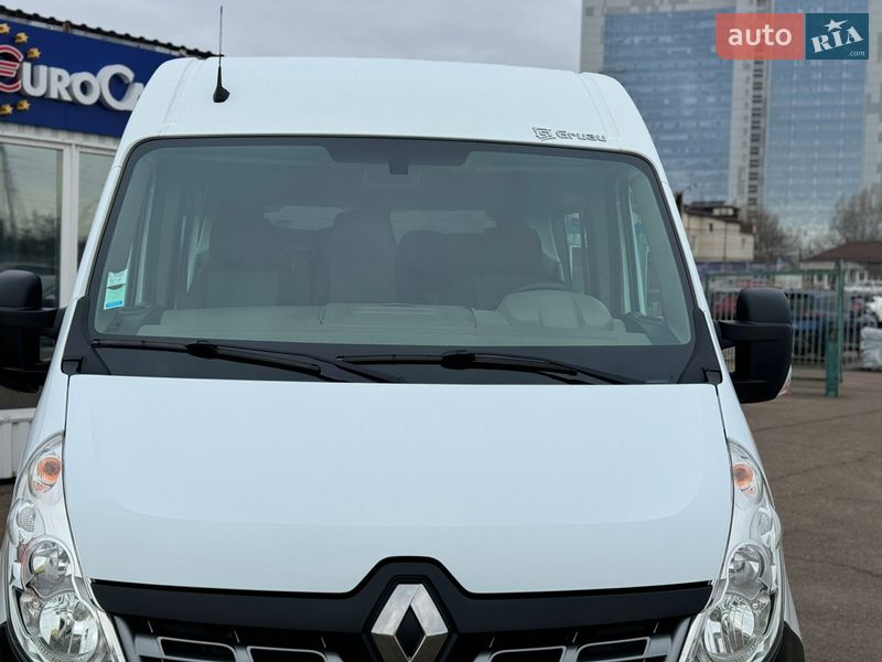 Вантажопасажирський фургон Renault Master 2017 в Києві