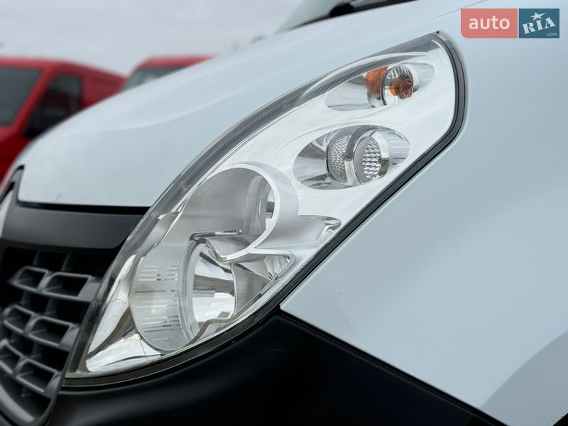 Вантажопасажирський фургон Renault Master 2017 в Києві