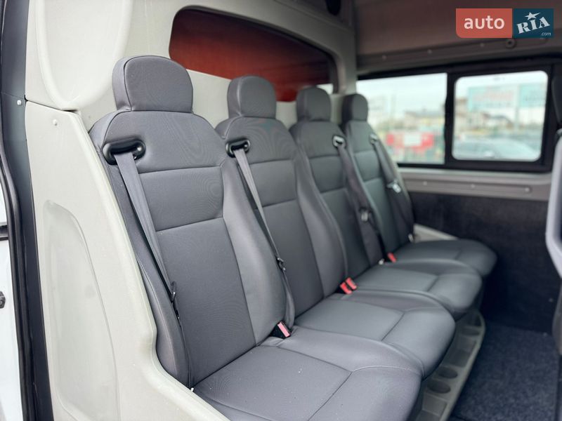 Вантажопасажирський фургон Renault Master 2017 в Києві