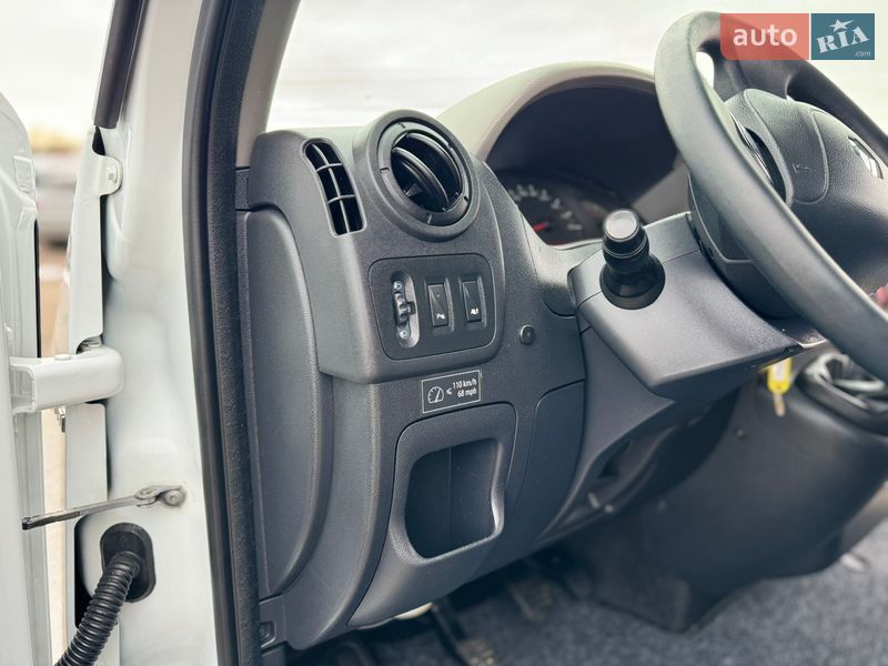Вантажопасажирський фургон Renault Master 2017 в Києві