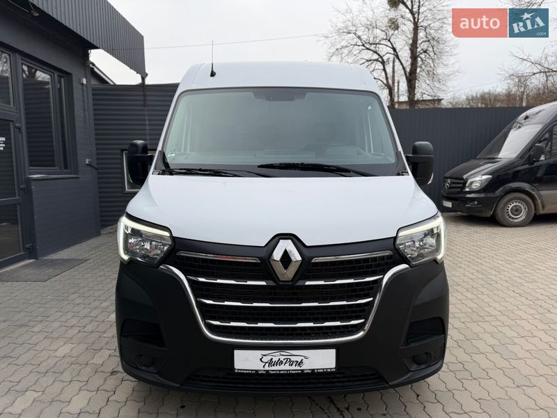 Вантажний фургон Renault Master 2021 в Чернівцях