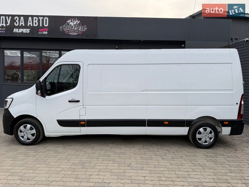Вантажний фургон Renault Master 2021 в Чернівцях
