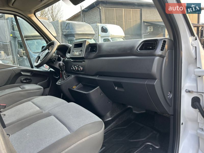 Грузовой фургон Renault Master 2021 в Хусте