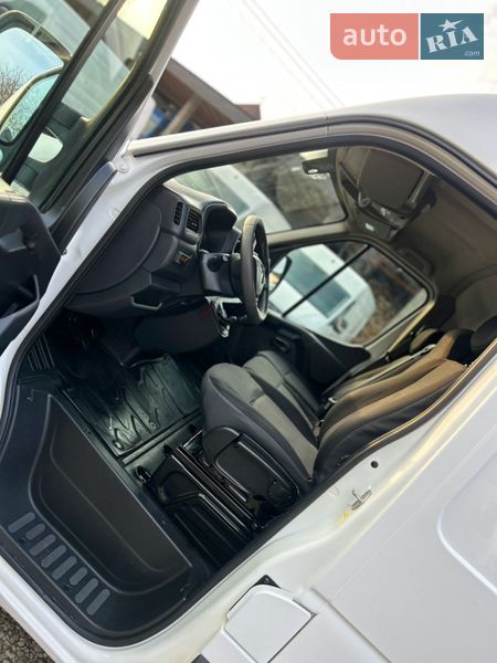 Грузовой фургон Renault Master 2021 в Хусте