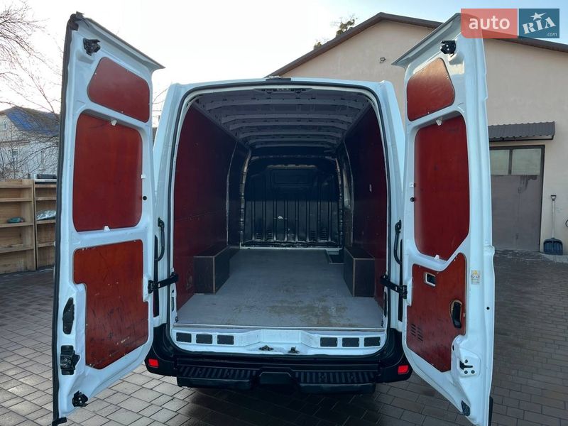 Грузовой фургон Renault Master 2017 в Дубно