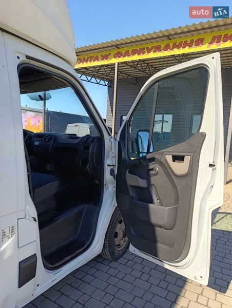 Вантажний фургон Renault Master 2016 в Звенигородці