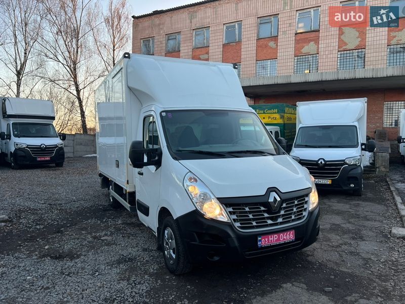 Вантажний фургон Renault Master 2017 в Рівному