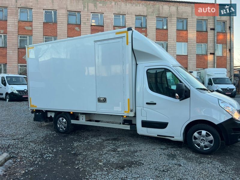 Вантажний фургон Renault Master 2017 в Рівному