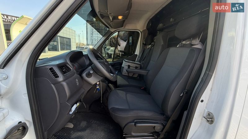 Вантажний фургон Renault Master 2023 в Львові