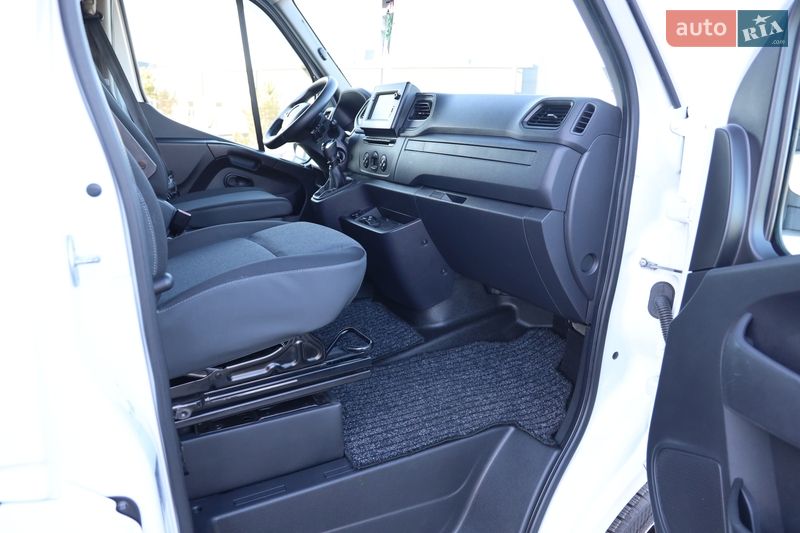 Платформа Renault Master 2020 в Луцьку