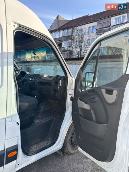 Грузовой фургон Renault Master 2017 в Ужгороде