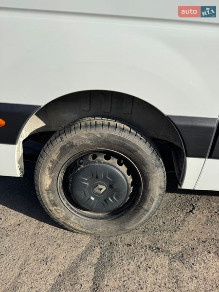 Грузовой фургон Renault Master 2017 в Ужгороде