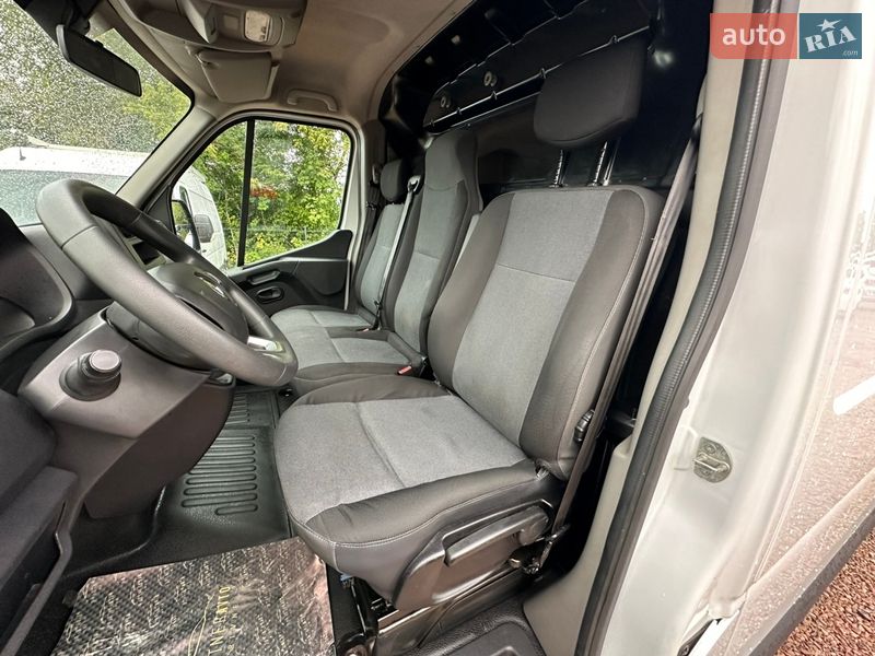Вантажний фургон Renault Master 2021 в Рівному