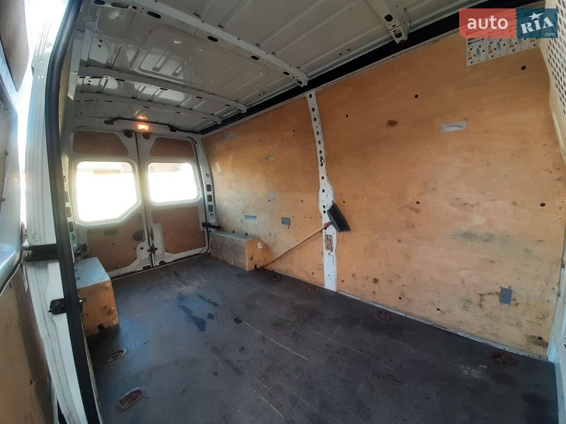 Грузовой фургон Renault Master 2013 в Луцке