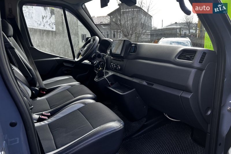 Мікроавтобус Renault Master 2020 в Долині