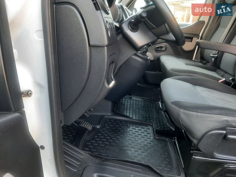 Грузовой фургон Renault Master 2013 в Луцке