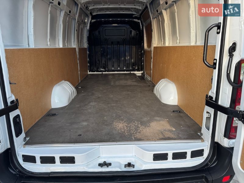 Грузовой фургон Renault Master 2019 в Дубно