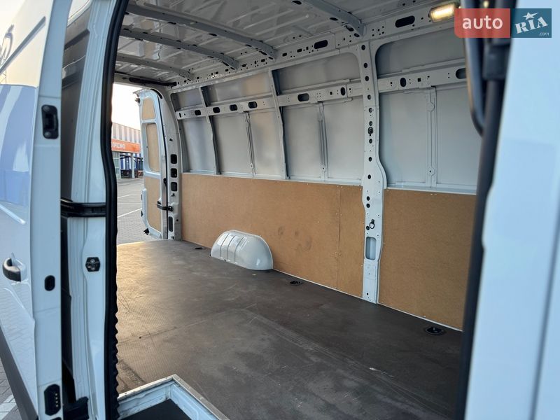 Грузовой фургон Renault Master 2019 в Дубно