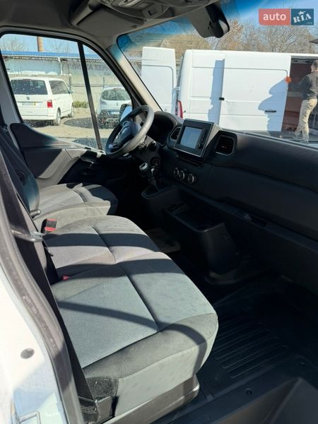 Вантажний фургон Renault Master 2021 в Рівному